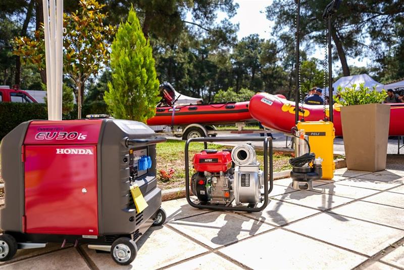 Εξοπλισμό στη 2η ΕΜΑΚ και την Πυροσβεστική Υπηρεσία Κεντρικής Μακεδονίας παρέδωσε ο Α. Τζιτζικώστας φωτο10 (19/6/2023)