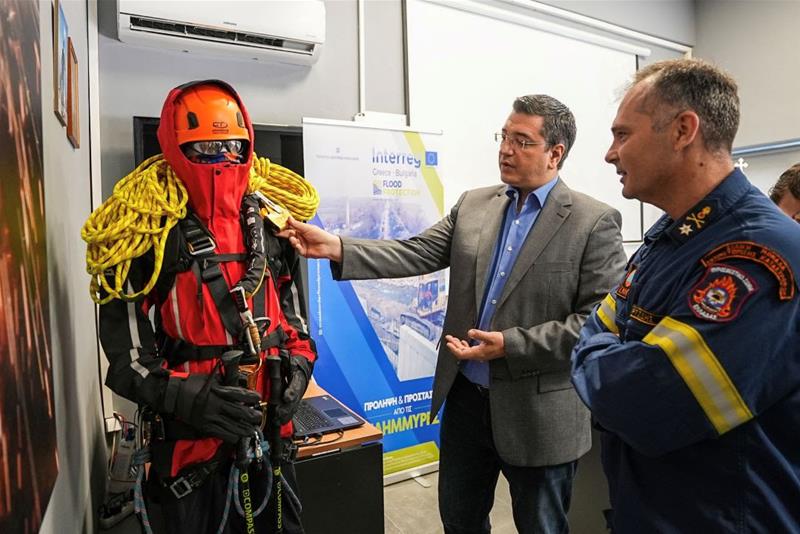 Εξοπλισμό στη 2η ΕΜΑΚ και την Πυροσβεστική Υπηρεσία Κεντρικής Μακεδονίας παρέδωσε ο Α. Τζιτζικώστας φωτο4 (19/6/2023)