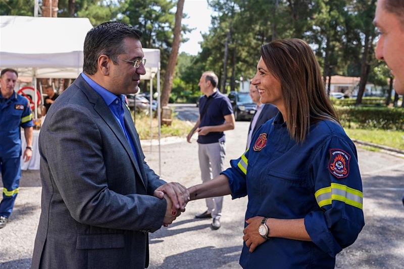 Εξοπλισμό στη 2η ΕΜΑΚ και την Πυροσβεστική Υπηρεσία Κεντρικής Μακεδονίας παρέδωσε ο Α. Τζιτζικώστας φωτο6 (19/6/2023)