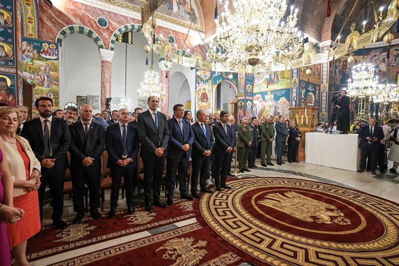 Ο Περιφερειάρχης Κεντρικής Μακεδονίας Απόστολος Τζιτζικώστας στις εκδηλώσεις για τον Δεκαπενταύγουστο στην Παναγία Σουμελά στο Βέρμιο Ημαθίας φώτο 3 (16/8/2023)