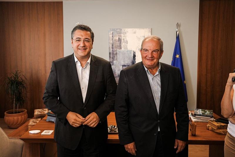 Συνάντηση του Περιφερειάρχη Κ. Μακεδονίας Α. Τζιτζικώστα με τον πρώην Πρωθυπουργό Κ. Καραμανλή φωτο3 (23/10/2023)