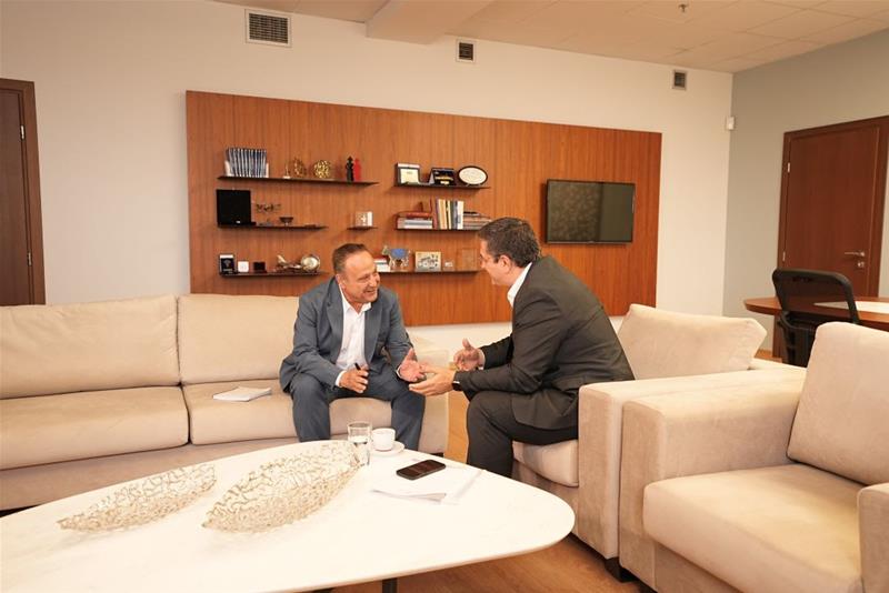 Συνάντηση του Απόστολου Τζιτζικώστα με τον Στέλιο Αγγελούδη φωτο2 (25/10/2023)