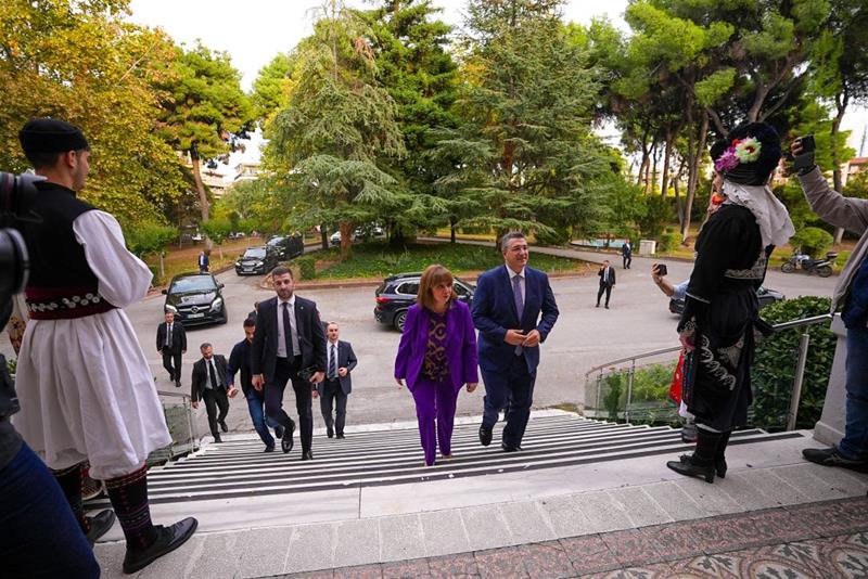 Συνάντηση του Περιφερειάρχη Κ. Μακεδονίας Α. Τζιτζικώστα με την Πρόεδρο της Δημοκρατίας Κ. Σακελλαροπούλου φωτο11 (27/10/2023)