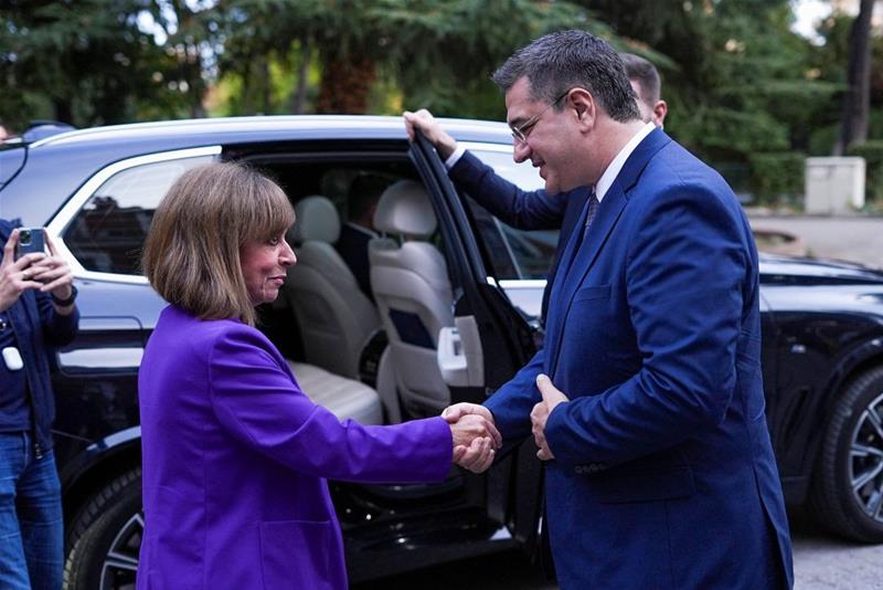 Συνάντηση του Περιφερειάρχη Κ. Μακεδονίας Α. Τζιτζικώστα με την Πρόεδρο της Δημοκρατίας Κ. Σακελλαροπούλου φωτο2 (27/10/2023)
