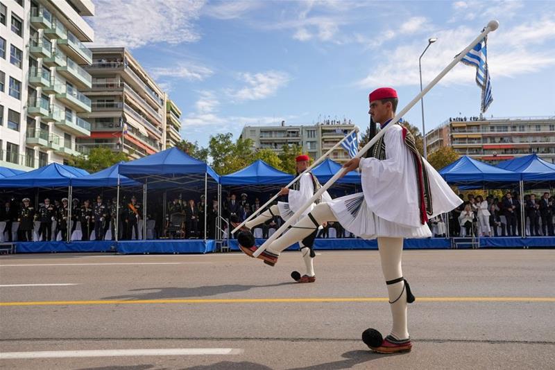 Δήλωση του Απόστολου Τζιτζικώστα μετά τη στρατιωτική παρέλαση στη Θεσσαλονίκη φωτο10 (28/10/2023)