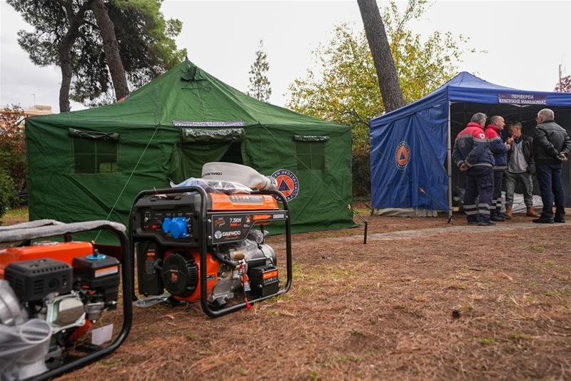 Παράδοση εξοπλισμού και υλικών έκτακτων αναγκών σε νοσοκομεία, ΕΚΑΒ, ΠΥ, εθελοντές φωτο11 (17/11/2023)