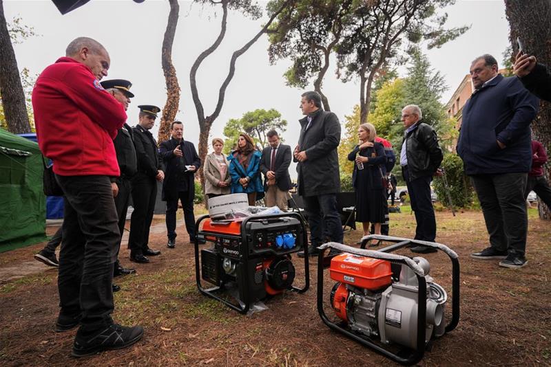 Παράδοση εξοπλισμού και υλικών έκτακτων αναγκών σε νοσοκομεία, ΕΚΑΒ, ΠΥ, εθελοντές φωτο5 (17/11/2023)
