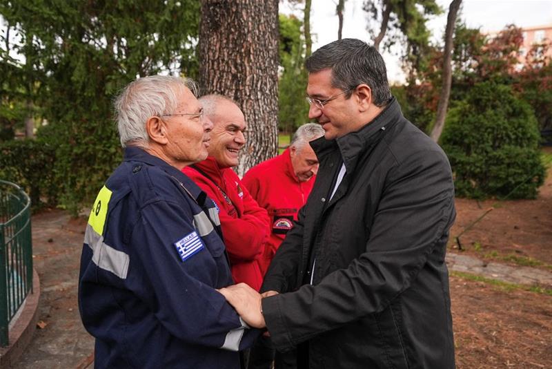 Παράδοση εξοπλισμού και υλικών έκτακτων αναγκών σε νοσοκομεία, ΕΚΑΒ, ΠΥ, εθελοντές φωτο8 (17/11/2023)